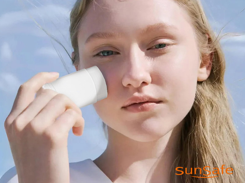 مزایای ضد آفتاب استیکی پوست خشک سان سیف